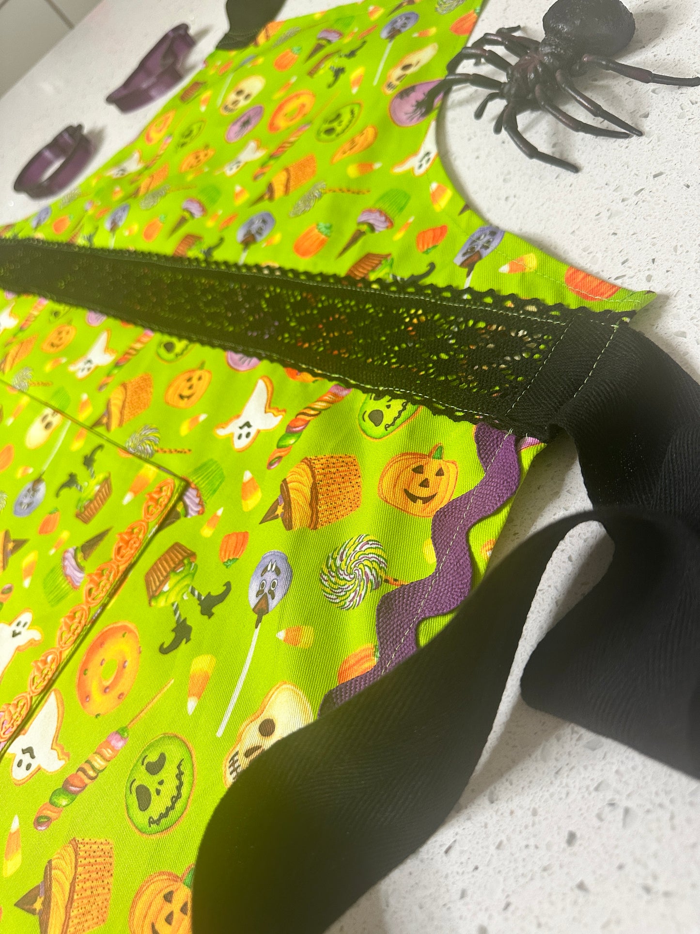 π Sweet & Spooky Full Apron β Halloween Treat Edition